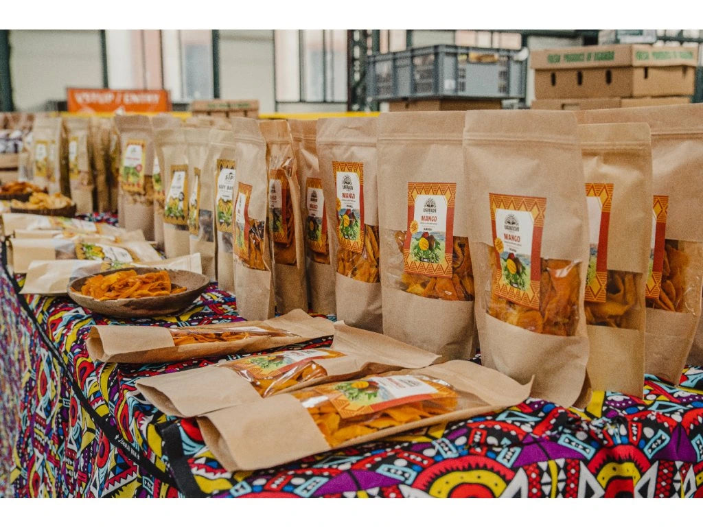 Mango sušené na africkém slunci