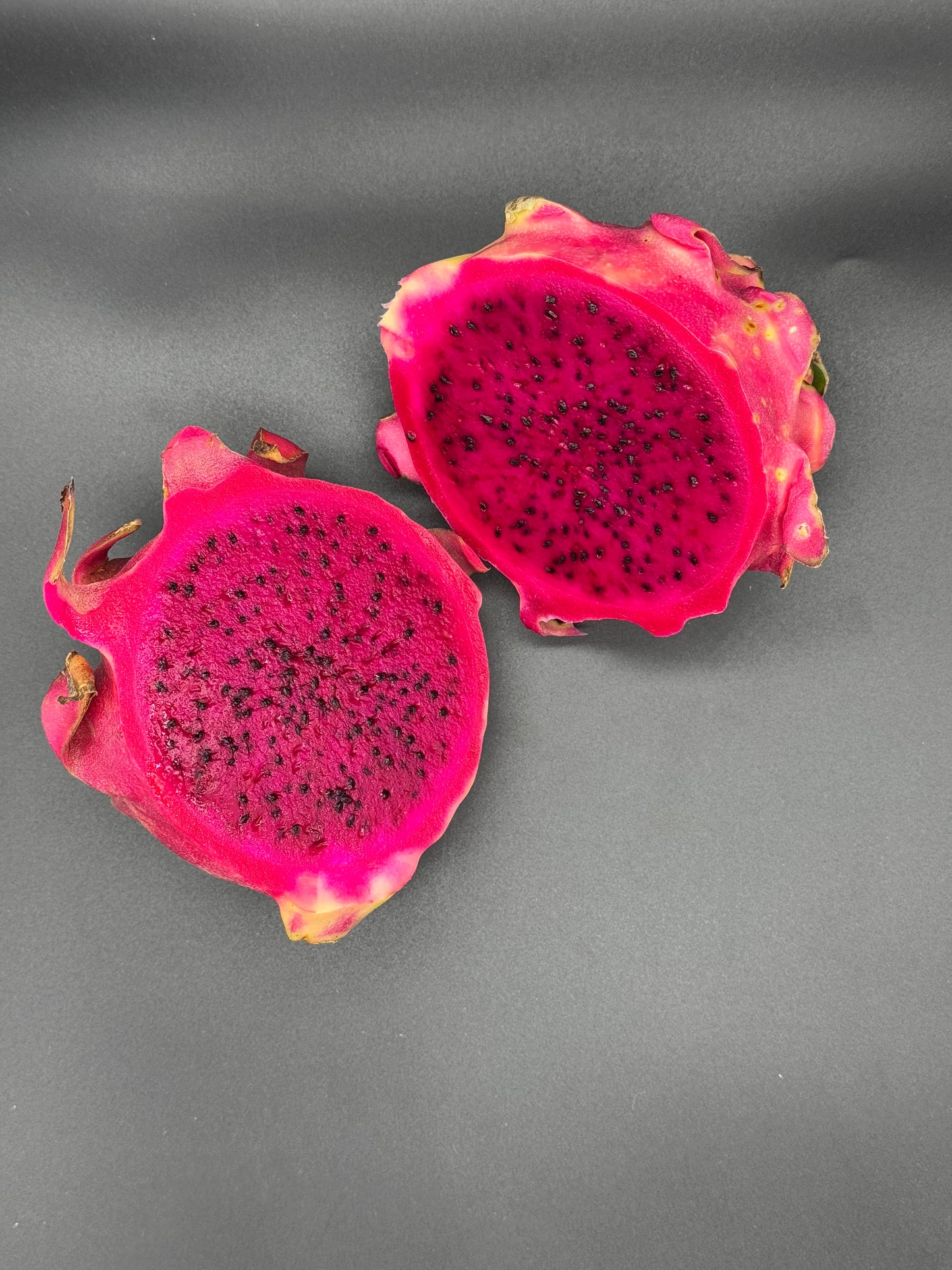 Rozkrojená červená pitahaya