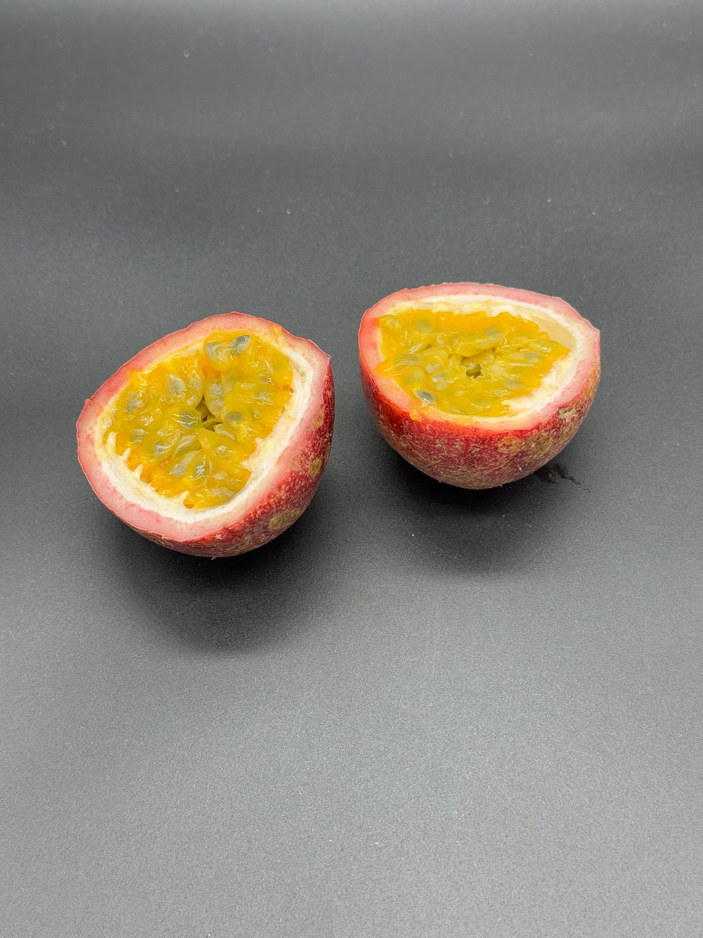 Rozkrojený Passion Fruit